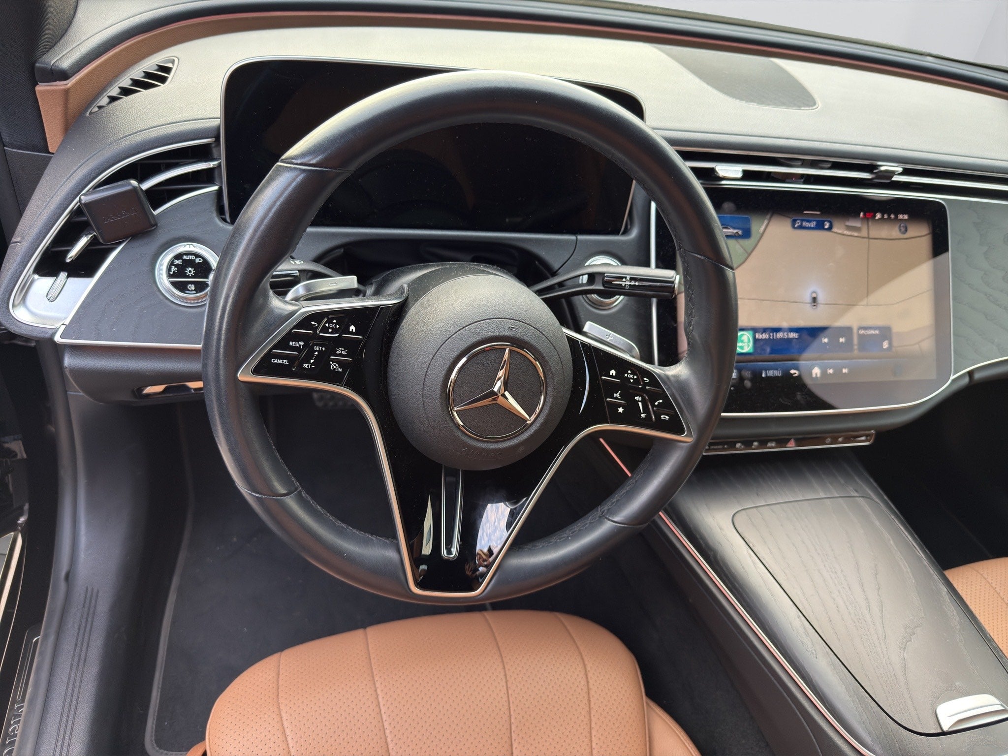 Mercedes-Benz E300e 4MATIC